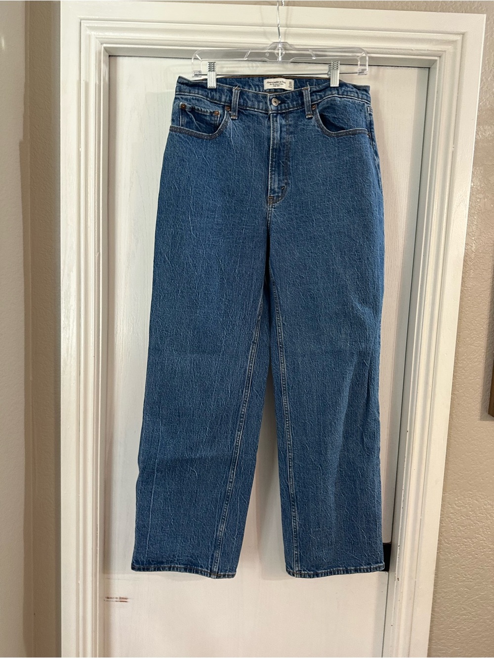Abercrombie & Fitch Medium “90s Relaxed” Straight Leg Jeans